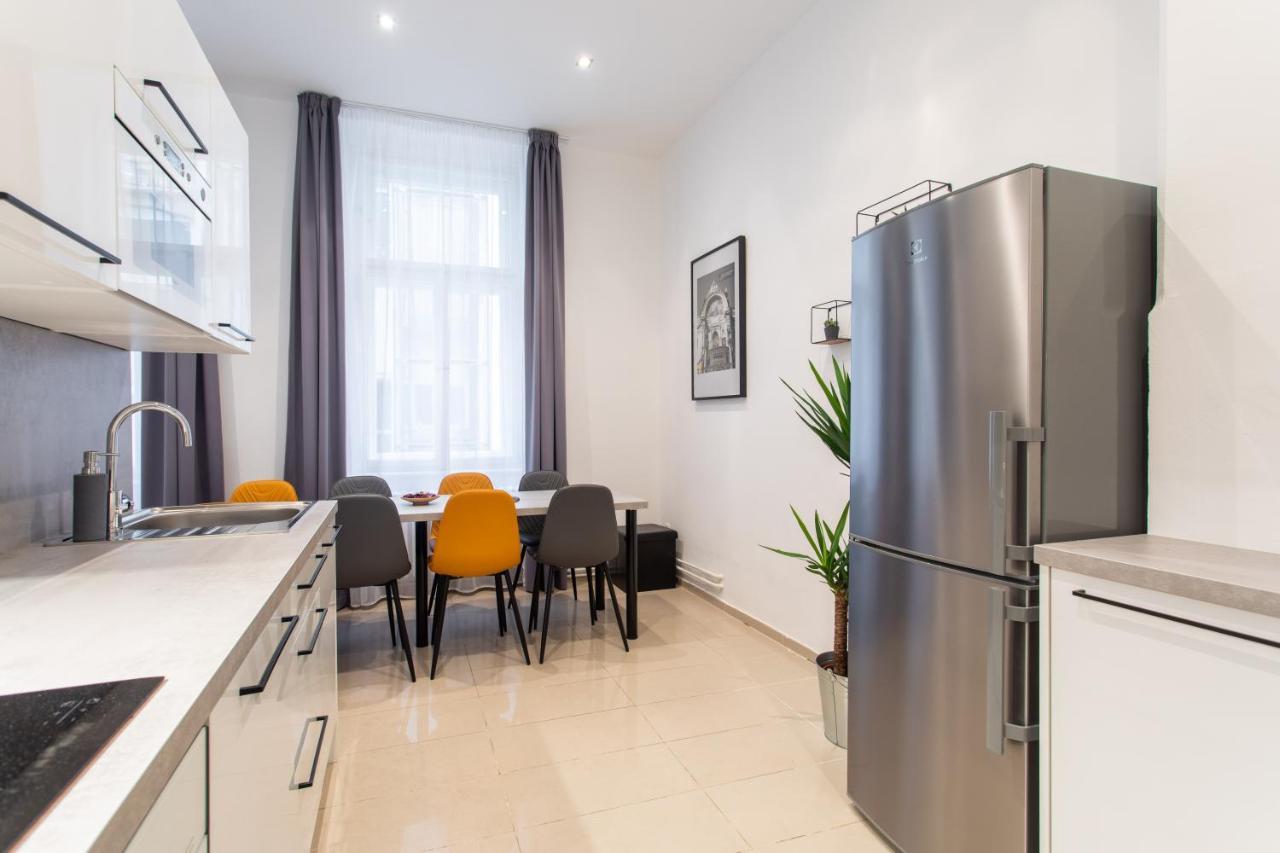 Spacious Apartments Near The River Praga Esterno foto