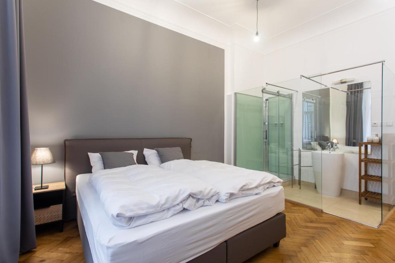 Spacious Apartments Near The River Praga Esterno foto