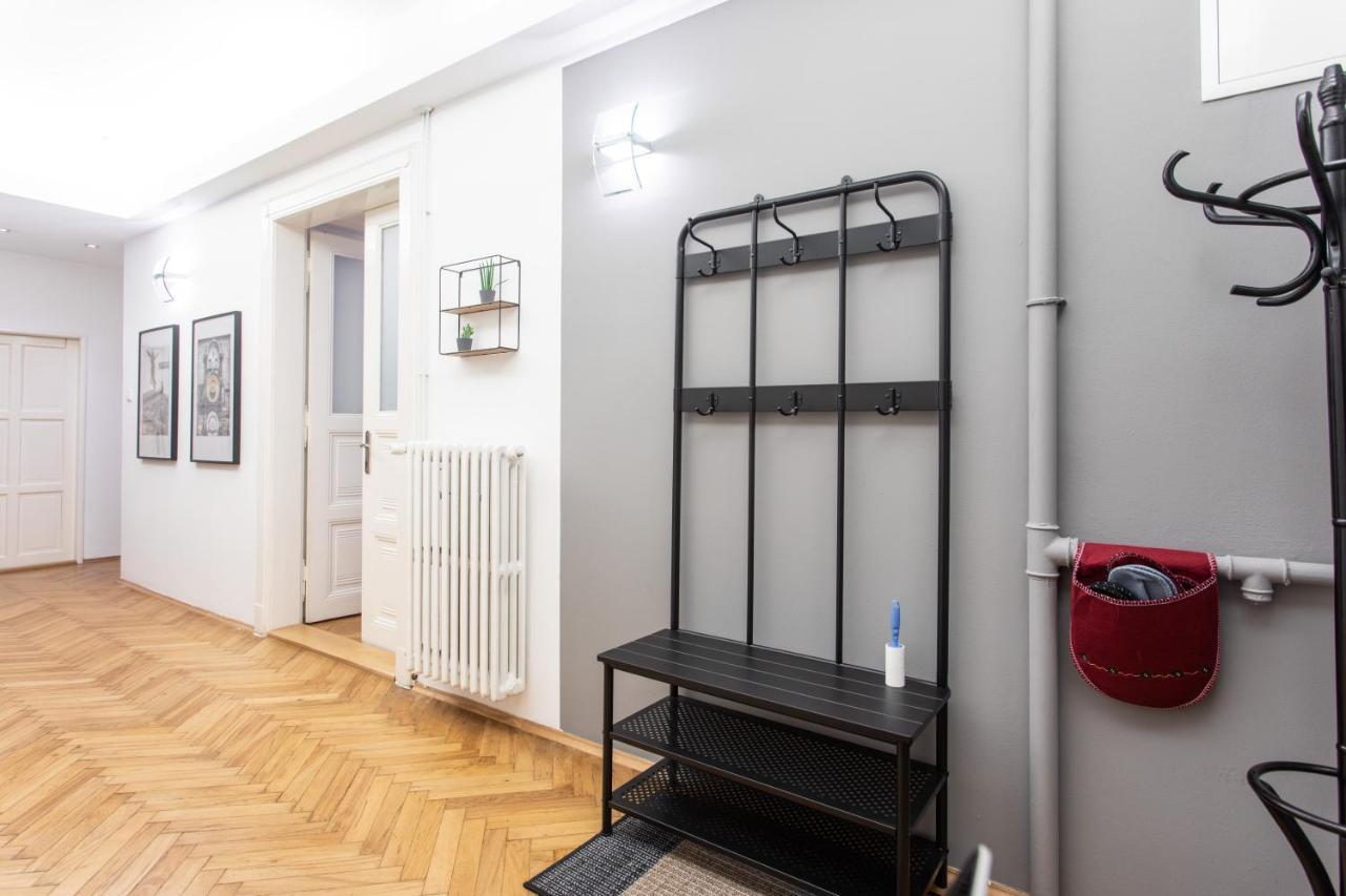Spacious Apartments Near The River Praga Esterno foto
