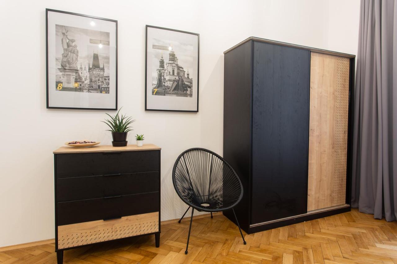 Spacious Apartments Near The River Praga Esterno foto