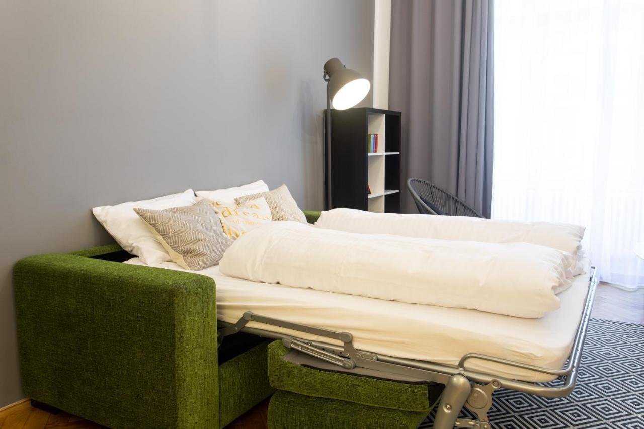 Spacious Apartments Near The River Praga Esterno foto