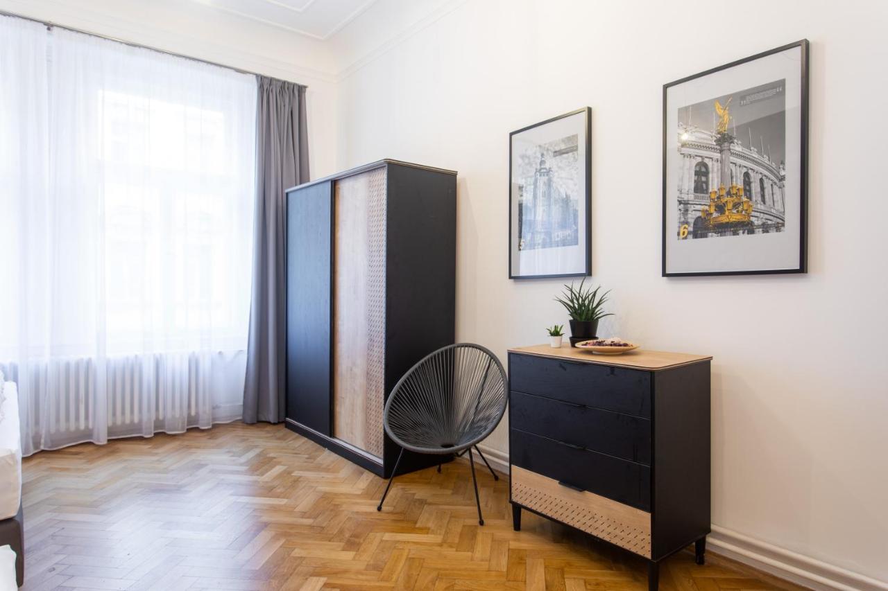 Spacious Apartments Near The River Praga Esterno foto