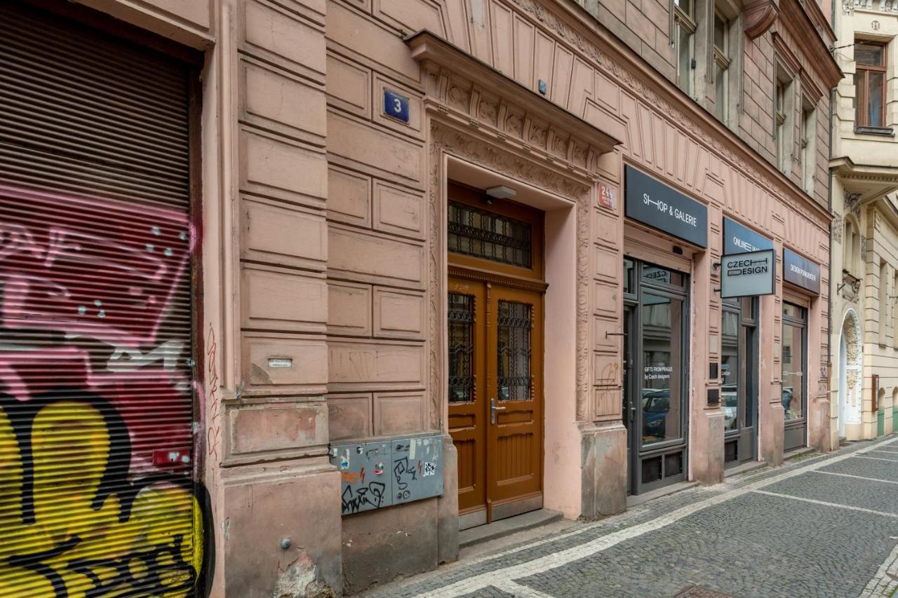Spacious Apartments Near The River Praga Esterno foto